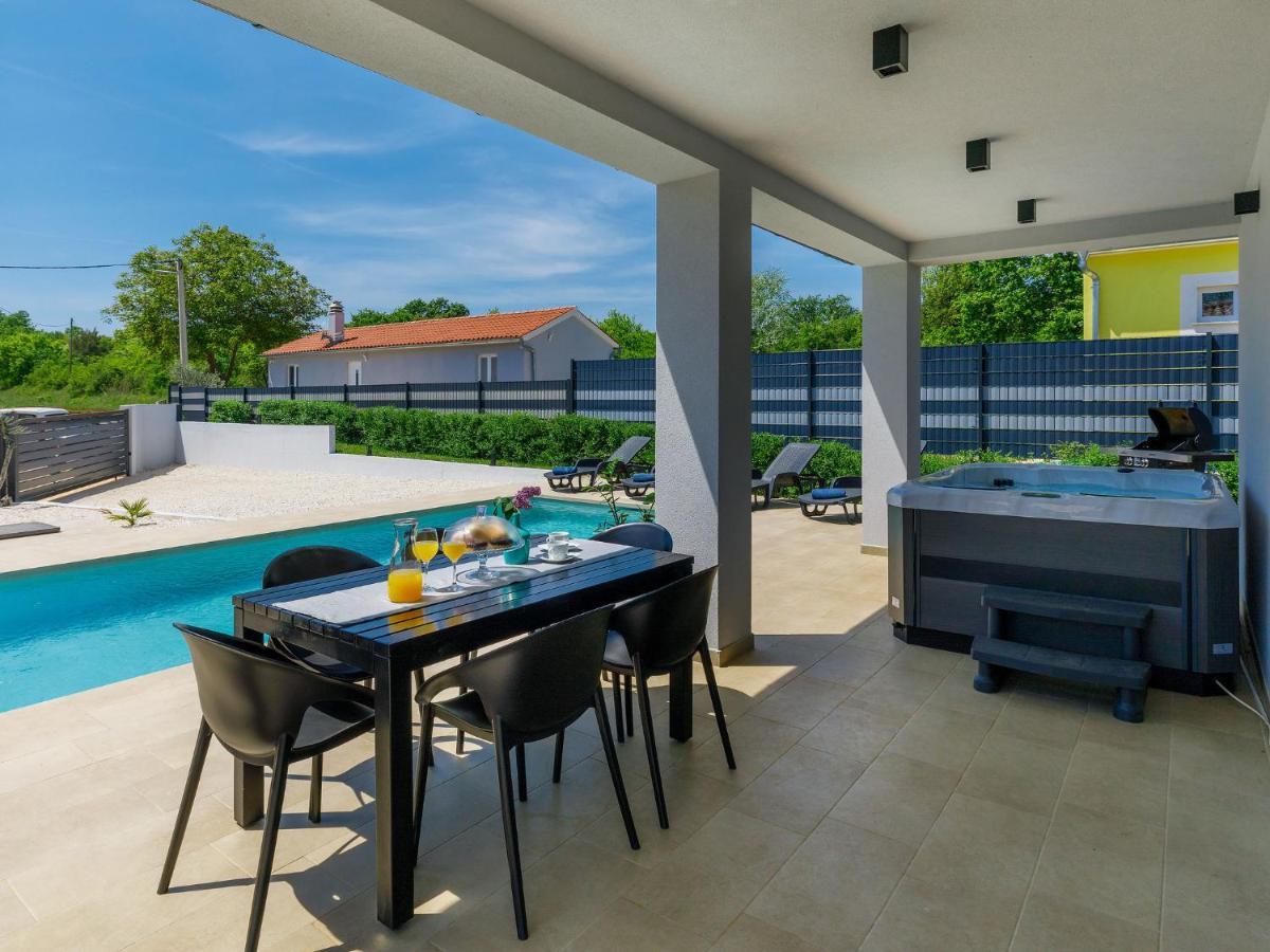 Villa Vine By Interhome Marčana Exteriör bild